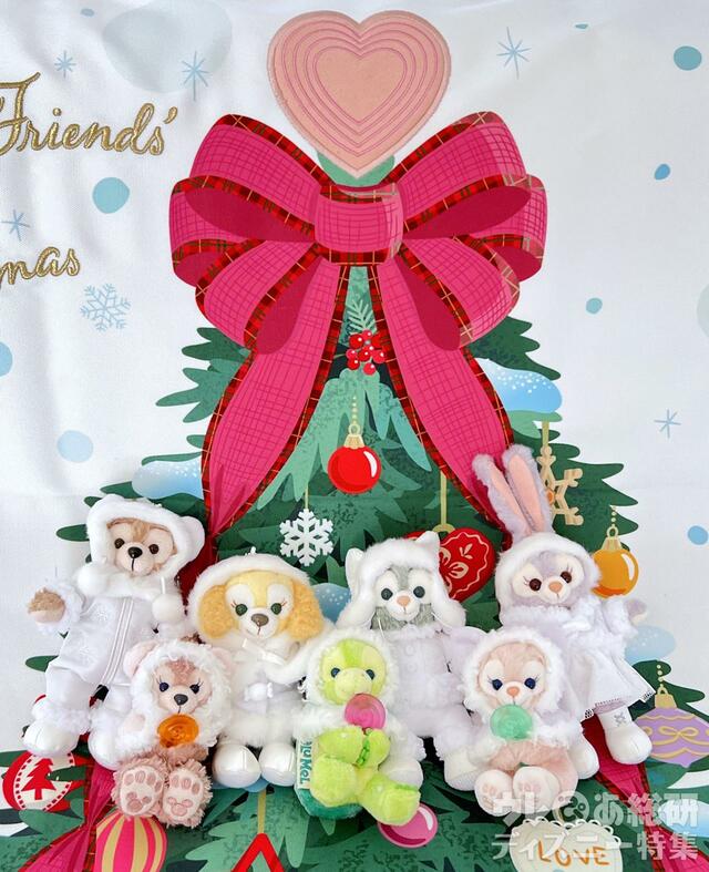 「ダッフィー＆フレンズのホワイト・ウィンタータイム・ワンダーズ」ぬいぐるみバッジとチャーム