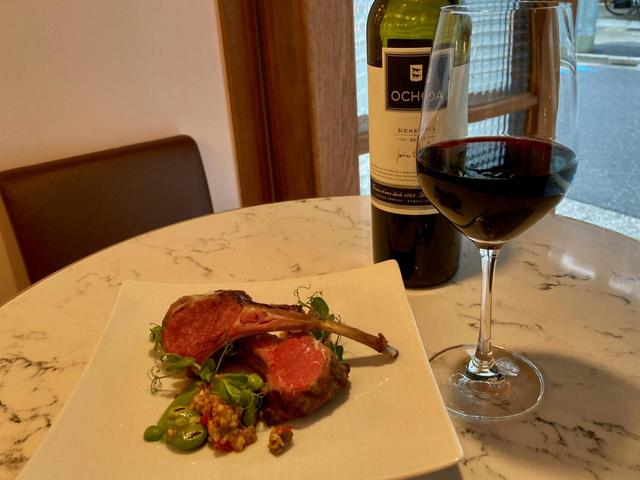 ニュージーランド産スプリングラム 背肉のグリル アショワドヴォーとオチョア