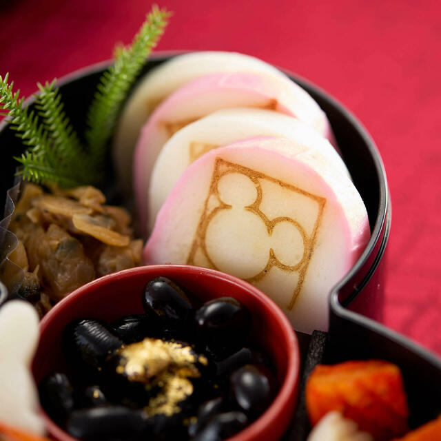 おせち・三段重「ミッキー&ミニー」|27,900 円(税込)