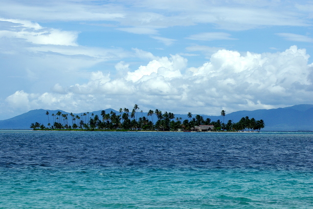 想像以上にシンプルな島・サンブラス諸島