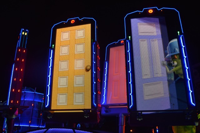 ディズニー・ペイント・ザ・ナイト・パレード｜香港ディズニーランド・リゾート