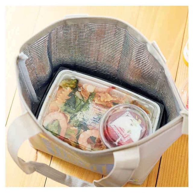 【KINOKUNIYA×OSAMU GOODS】マチがしっかりあるのでお弁当やお惣菜パックが水平に入る！