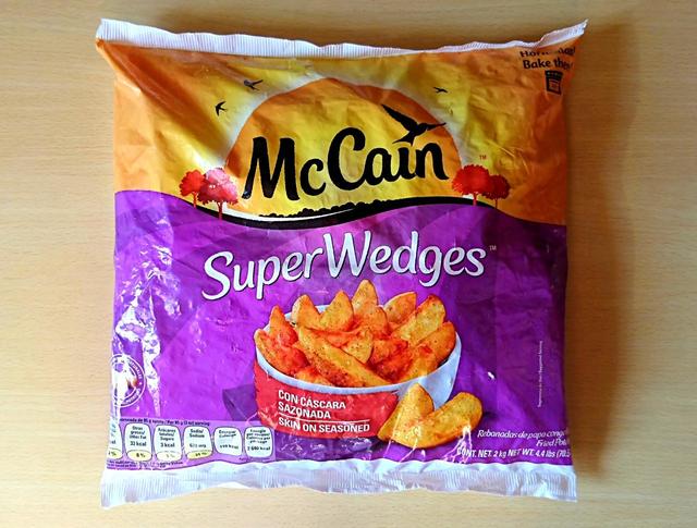 【日本マッケイン・フーズ　スーパーウェッジ（フライドポテト）　2kg　598円】袋の上部にミシン目があり、素手で開封可能