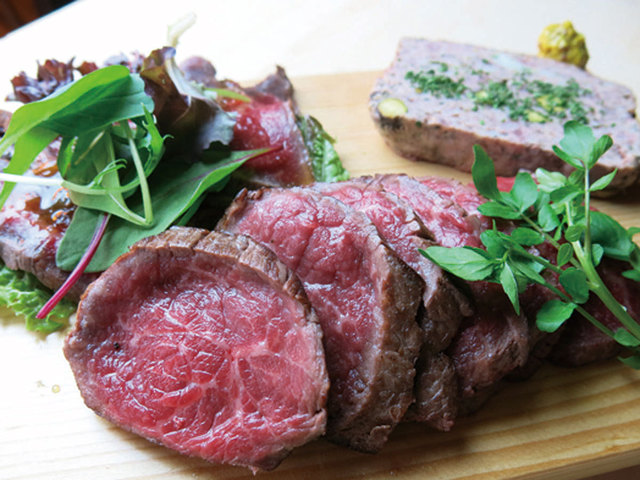 【新大阪】エビスカフェ＆バル　本日の肉盛り　1980円