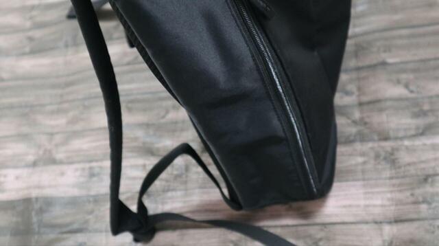 【無印良品 肩の負担を軽くする撥水ナイロンビジネスリュックサック】荷物をたくさん詰めてもマチが小さめで、モサッとせずスマートに見えます◎