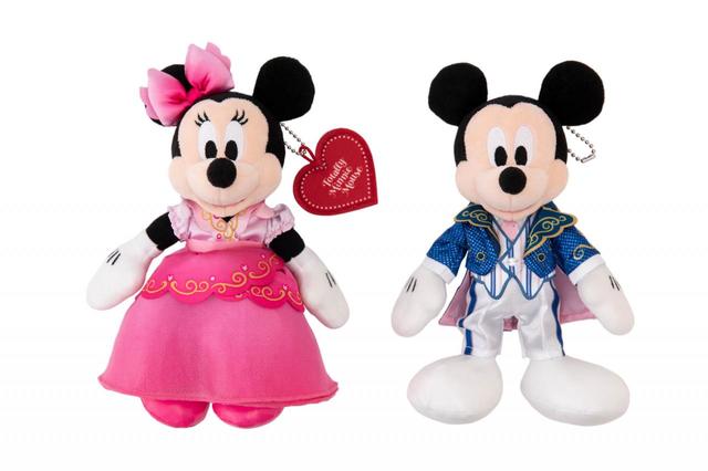 ぬいぐるみバッジセット 4,800円｜(ミッキー)高さ約21cm(ミニー)高さ約22cm、2個セット