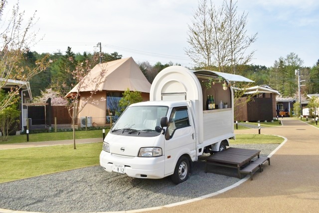 キッチンカーは16時にオープン