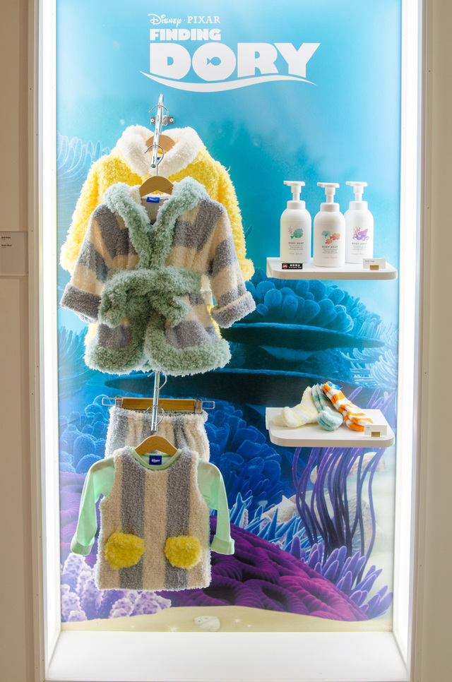 新作映画『ファインディング・ドリー』のアイテムもたくさん展示されていました
