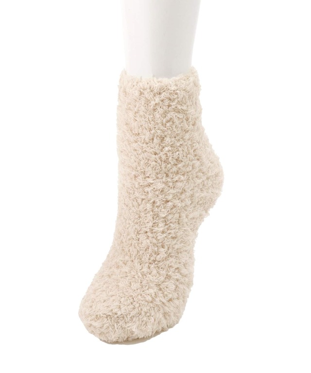 【3COINSの防寒小物グッズ売上ランキング 5位】「マシュマロクルーソックス」330円（税込）