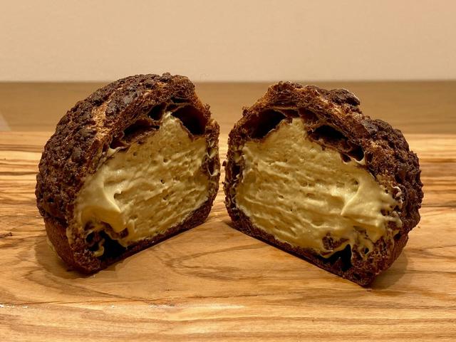 ピスタチオの風味を味わえる「大人のピスタチオシュー」／セテュヌ ボンニデー