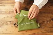 手のひらサイズのポーチ付き【OisixとDEAN ＆ DELUCA雑貨初コラボ】