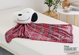 【PEANUTS「PEANUTS クッションinブランケット」4,400円】スヌーピーの顔の形をしたクッションにブランケットを収納