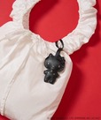【サンリオ×FREAK'S STORE】“HELLO KITTY”レザレット マスコット チャーム　¥4,950／キャラクターチャームでも大人カジュアルなスタイルにマッチする素材とカラーがポイント