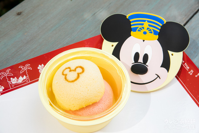 カスタードケーキ（あずき＆ストロベリー）、スーベニアケース付き ¥1,000