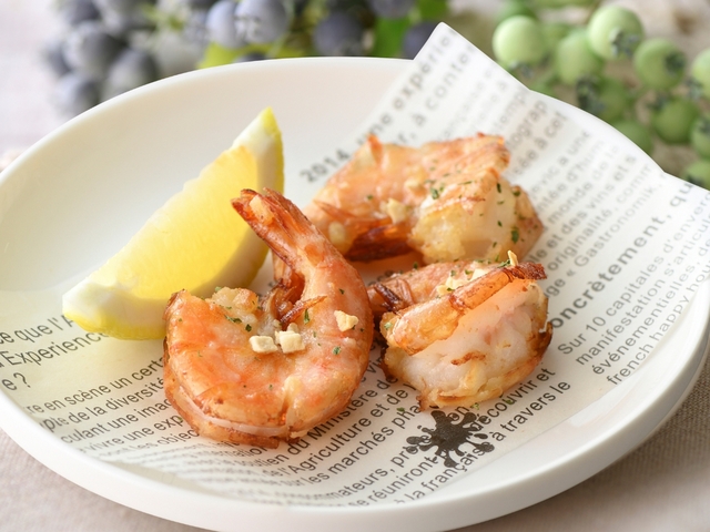 「ガーリックシュリンプ」【サーモン、ローストビーフ、まぐろも食べ放題！ブッフェ ザ フォレストに人気ネタが楽しめる『寿司食べ放題』登場！】