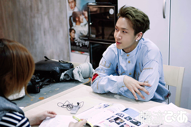 VIXXラビ　撮影：李俊永（STUDIO ZIP）