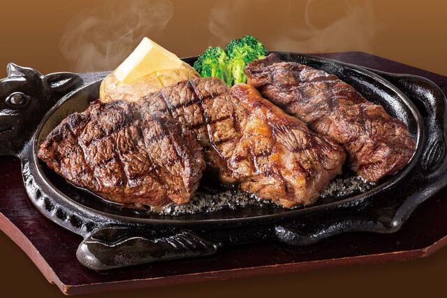 「トリプルステーキコンボ（サラダバー付）」＜4,780円（税込5,258円）＞【ステーキハウス フォルクスに新たなグランドメニューが登場】