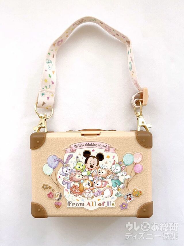 「 ダッフィー＆フレンズのフロム・オール・オブ・アス 」カラフルチョコレート、ミニスナックケース付きスーベニア