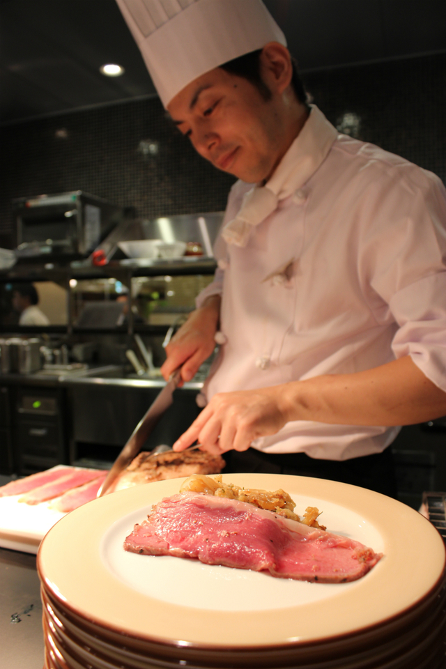 本格肉塊ローストビーフ