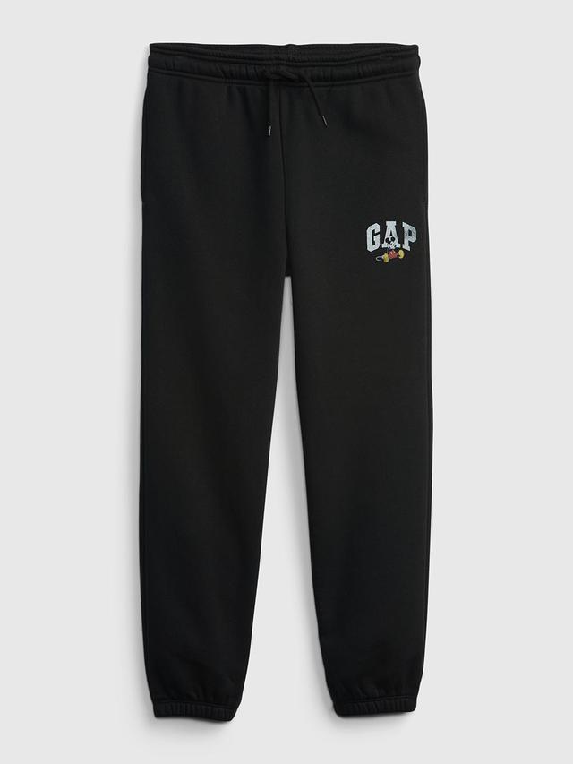 スウェットパンツ　¥3,990（カラー：ブラック、レッド、ベージュ）