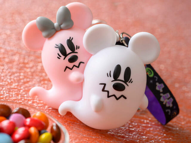 カラフルチョコレート、ミニスナックケース付き 1,300円｜東京ディズニーランド「ヒューイ・デューイ・ルーイのグッドタイム・カフェ」、東京ディズニーシー「ザンビーニ・ブラザーズ・リストランテ」｜東京ディズニーリゾート「ディズニー・ハロウィーン」スペシャルメニュー