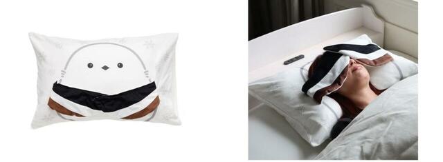 【ニトリ アイマスク付き枕カバー(DHシマエナガ)】シマエナガの周りには雪の結晶がプリントされており、冬のコーディネートにもぴったりのデザイン