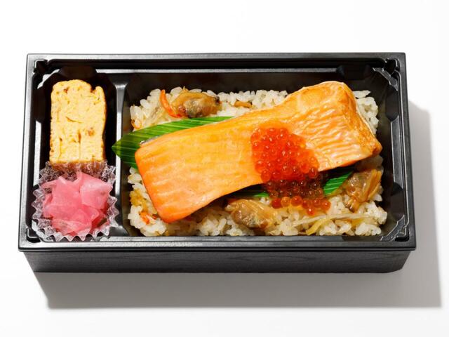 「【10位】鮭ハラミといくらの親子飯」<価格:1,500円(税込)>【夏の旅を彩るお弁当選びの参考にどうぞ!「東京駅限定弁当 2026 売上ランキング TOP10」をご紹介!】