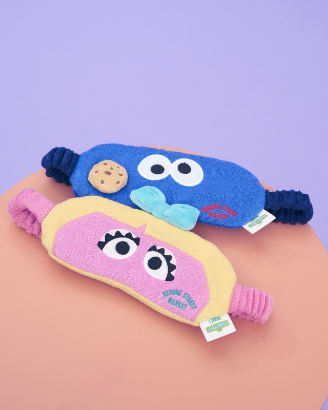 アイマスク（上より：ブルー、ピンク）全2種／3,080円