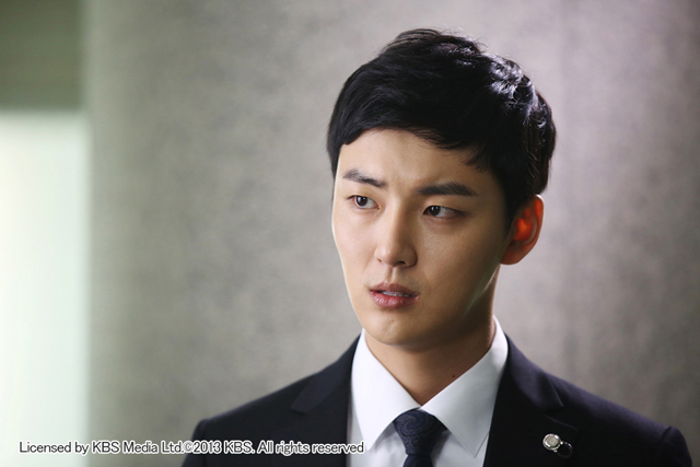 『総理と私』　Licensed by KBS Media Ltd. ©2013 KBS. All rights reserved