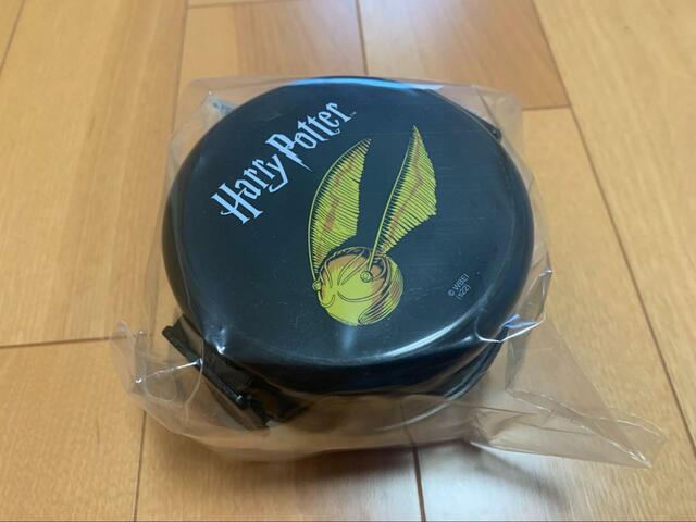 【ファッションセンターしまむら　抗菌丸型ランチBOX2段（Harry Potter）】クィディッチのボール「スニッチ」がプリントされています