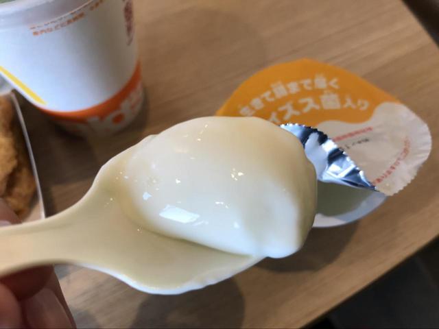 【マクドナルドのハッピーセットサイドメニュー　ヨーグルト】優しい口当たり