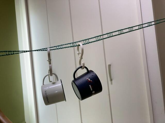 【セリア ハンガーロープ5m】コップも干せばすぐ乾きます