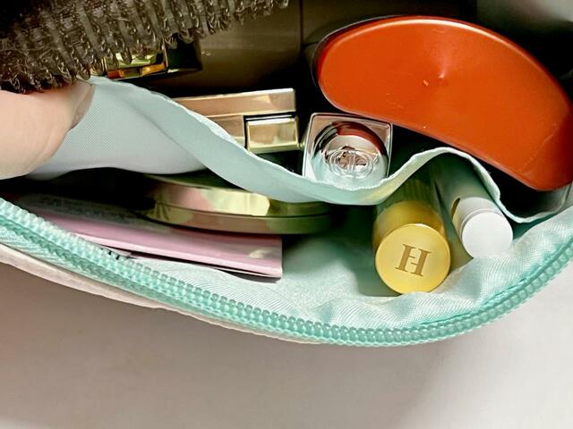 【アベイル】ポケットには細々したものを入れるのがおすすめ！