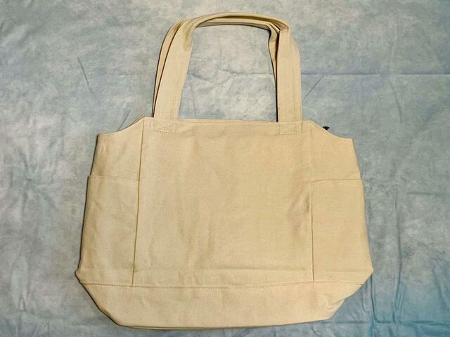 【アベイル】背面はシンプル！