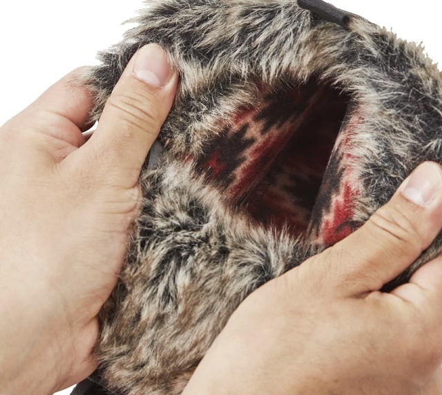 【ワークマンの防寒靴売上ランキング 3位】「防水防寒サファリシューズ」2,500円（税込）