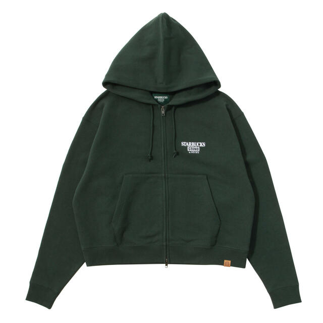 「STARBUCKS STAND by BEAMS LOGO ジップ フーディ(グリーン)」<価格:19,800円(税込)>【毎日のコーヒーシーンを彩るアイテムが勢ぞろい!「STARBUCKS STAND by BEAMS」の定番コレクション『CORE Collection』に第2弾が登場!】