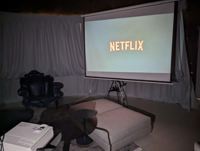 【GLAMPROOK FUTTSU BRISTOL HILL】ドームテント内でルームシアターが観られる