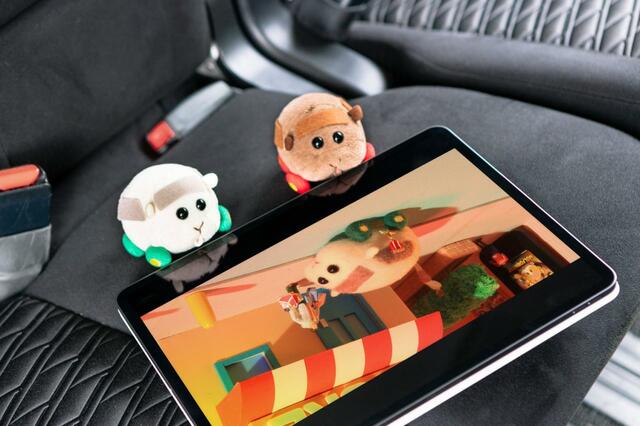 車内イメージ【PUI PUI モルカー×カロッツェリア】