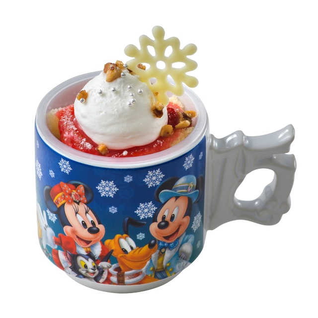 ミックスベリーソースのカップケーキ、スーベニアカップ付き ¥850|販売店舗「マンマ・ビスコッティーズ・ベーカーリー」|東京ディズニーシー「クリスマス・ウィッシュ」(2016年)スペシャルメニュー