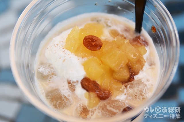 ミルクティーカクテル（ラム＆アップルパイシロップ）780円