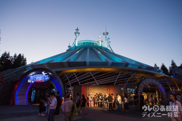 スペース・マウンテンがスター・ウォーズ仕様に! 香港ディズニー期間