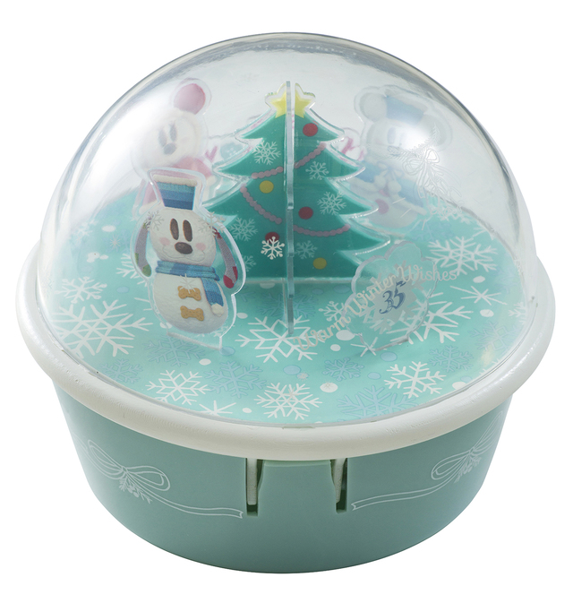 カスタードケーキ（あずき＆ストロベリー）、スーベニアケース付き 980円｜東京ディズニーランド「スウィートハート・カフェ」「ハングリーベア・レストラン」、東京ディズニーシー「マンマ・ビスコッティーズ・ベーカリー」「ミゲルズ・エルドラド・キャンティーナ」｜東京ディズニーリゾート「ディズニー・クリスマス」