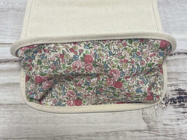 なんと底部にもRewonaの柄が使用されています！