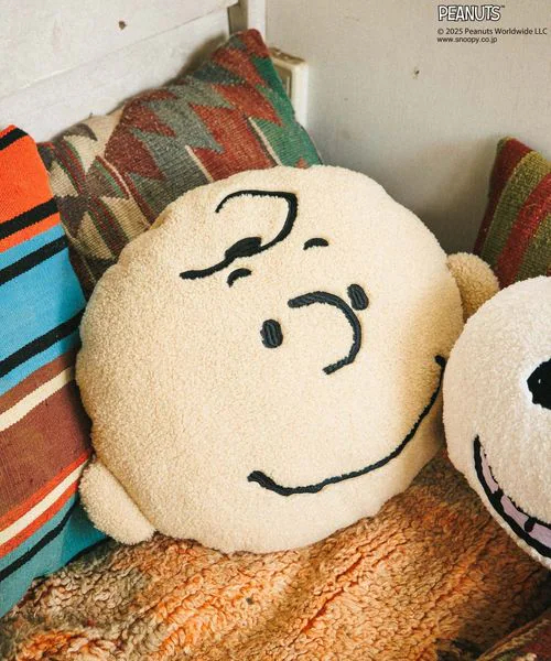 【BAYFLOW×PEANUTSコラボ人気ランキング 5位】「【PEANUTS×BAYFLOW】FACEクッション(WEB限定)」各3,900円（税込）