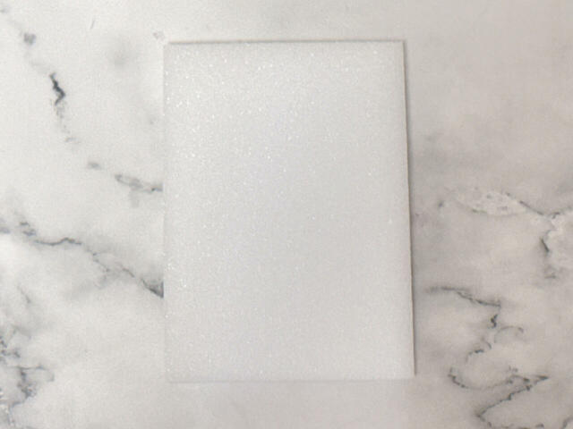 フェルティング用マット。これに乗せて刺していきます