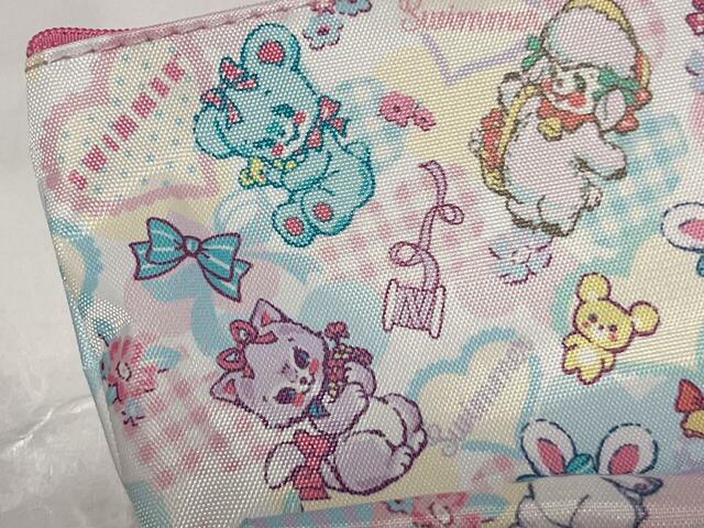 かわいい柄にくまのハグリー、うさぎのリバニー、ねこのキャミー、ひつじのラッフィーまで登場しています。かわいすぎ…！