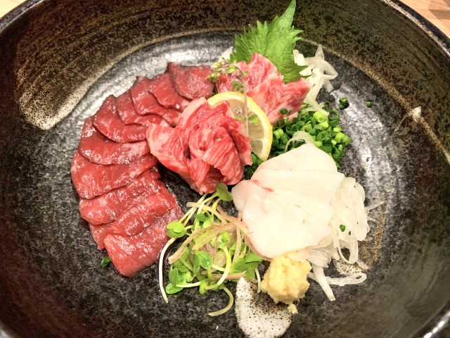 九州名物「極上馬刺し盛り合わせ」（2,950円）