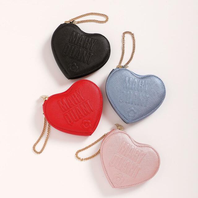【MARY QUANT（マリークヮント）】ロゴステッチハート ダイカットポーチ 各5,280円（税込）