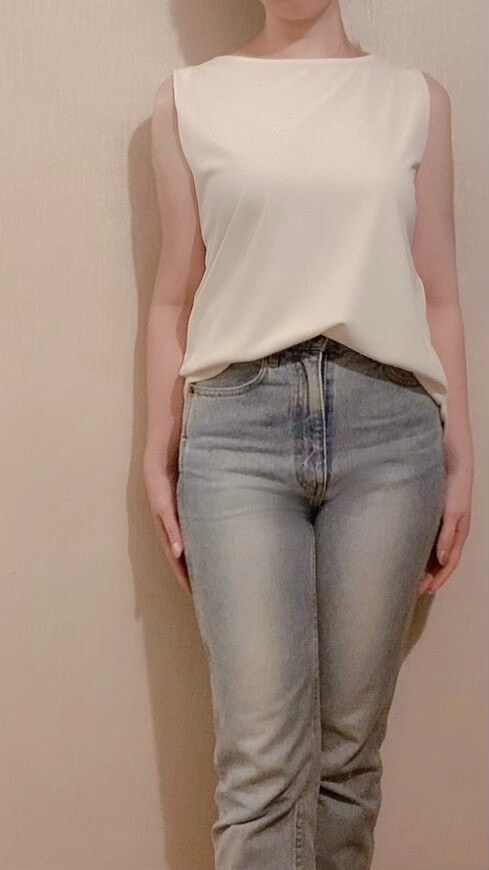 【ユニクロ】クレープジャージーT（ノースリーブ）前だけインして着れば一気にこなれ感が出ますね！