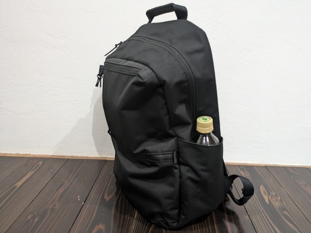 【ユニクロ ファンクショナルバックパック】男女問わず使いやすいシンプルなデザインです